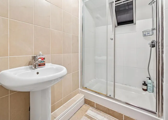 Harbour Mews Stylish 4br House By Altoluxo Short Lets & Serviced With Free Wifi & Parking Bristol