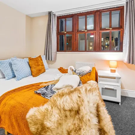 Semesterbostad Harbour Mews Stylish 4br House By Altoluxo Short Lets & Serviced With Free Wifi & Parking Bristol