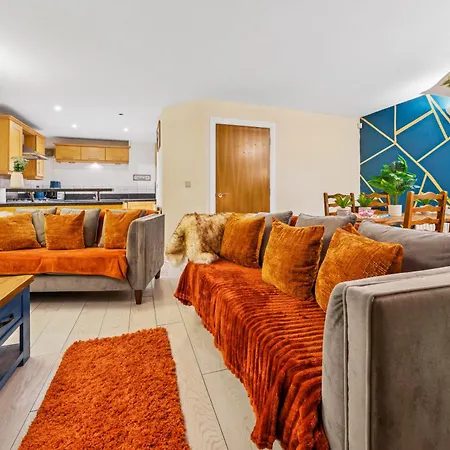 Semesterbostad Harbour Mews Stylish 4br House By Altoluxo Short Lets & Serviced With Free Wifi & Parking Bristol