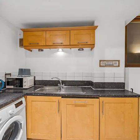 Harbour Mews Stylish 4br House By Altoluxo Short Lets & Serviced With Free Wifi & Parking Holiday home Bristol