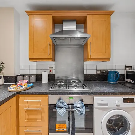 Harbour Mews Stylish 4br House By Altoluxo Short Lets & Serviced With Free Wifi & Parking Holiday home Bristol