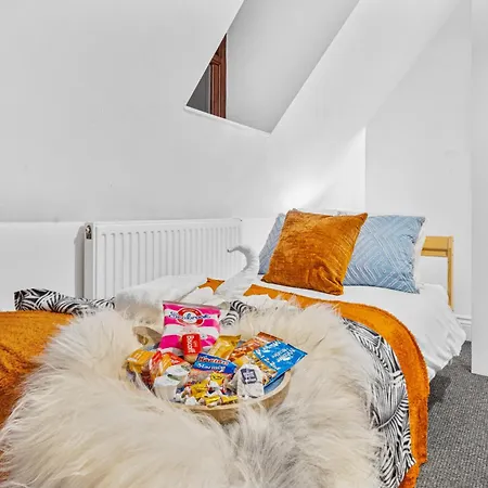 Harbour Mews Stylish 4br House By Altoluxo Short Lets & Serviced With Free Wifi & Parking *