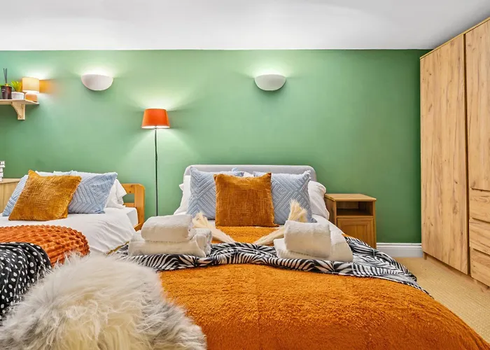 Harbour Mews Stylish 4br House By Altoluxo Short Lets & Serviced With Free Wifi & Parking Σπίτι διακοπών