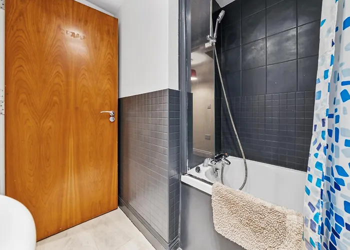 Сasa de vacaciones Harbour Mews Stylish 4br House By Altoluxo Short Lets & Serviced With Free Wifi & Parking *