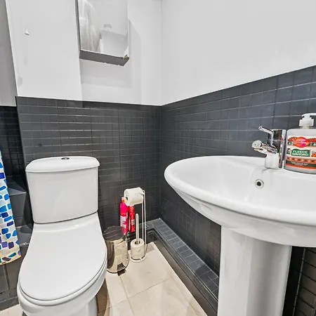 Harbour Mews Stylish 4br House By Altoluxo Short Lets & Serviced With Free Wifi & Parking * בריסטול