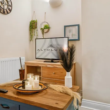 Harbour Mews Stylish 4br House By Altoluxo Short Lets & Serviced With Free Wifi & Parking בריסטול