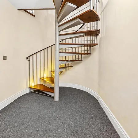 Harbour Mews Stylish 4br House By Altoluxo Short Lets & Serviced With Free Wifi & Parking * בריסטול