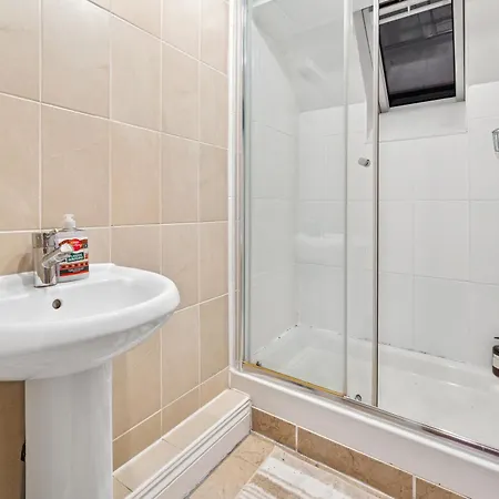 Harbour Mews Stylish 4br House By Altoluxo Short Lets & Serviced With Free Wifi & Parking בריסטול