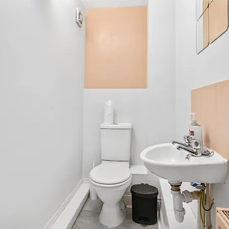 בית נופש Harbour Mews Stylish 4br House By Altoluxo Short Lets & Serviced With Free Wifi & Parking *