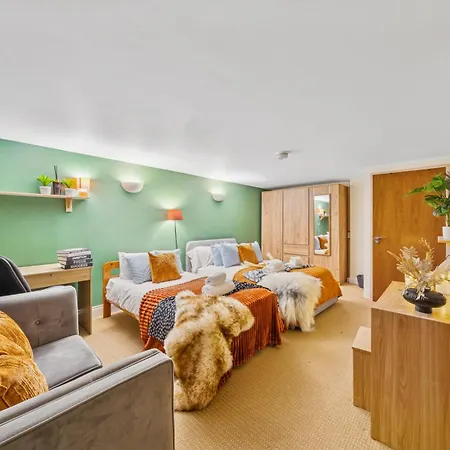 Harbour Mews Stylish 4br House By Altoluxo Short Lets & Serviced With Free Wifi & Parking בריסטול