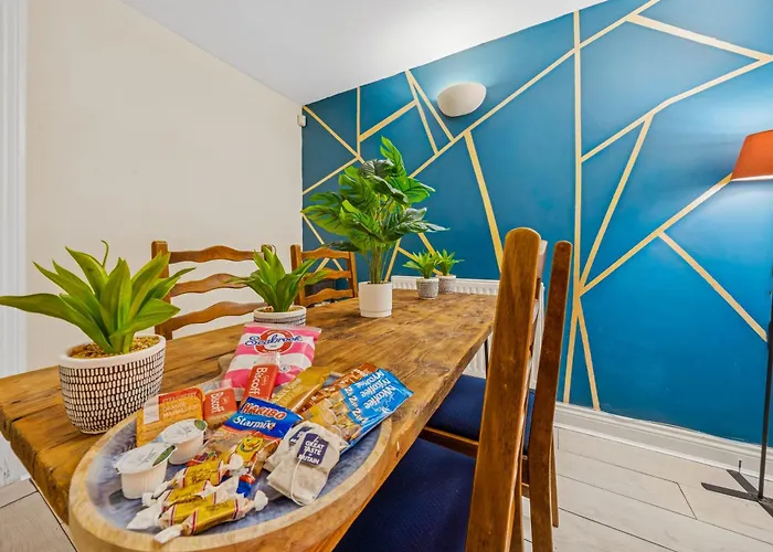 Harbour Mews Stylish 4br House By Altoluxo Short Lets & Serviced With Free Wifi & Parking Будинок відпочинку *