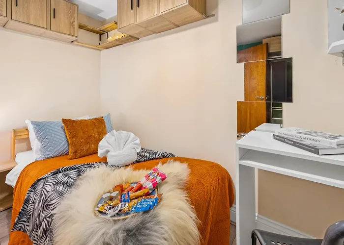 Harbour Mews Stylish 4br House By Altoluxo Short Lets & Serviced With Free Wifi & Parking Будинок відпочинку *