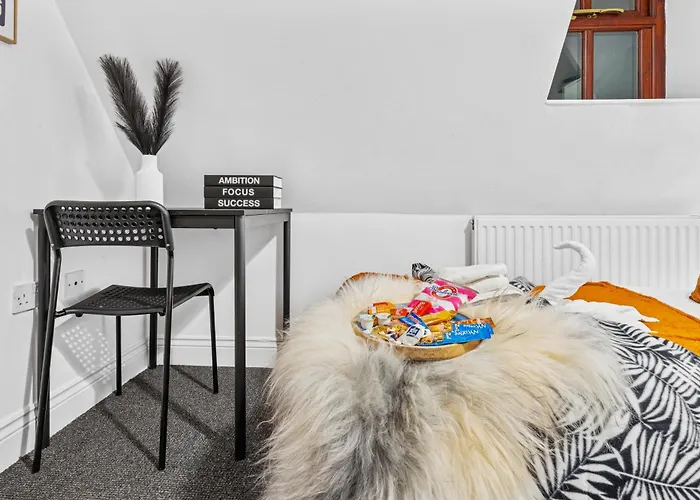 Harbour Mews Stylish 4br House By Altoluxo Short Lets & Serviced With Free Wifi & Parking Будинок відпочинку Бристоль